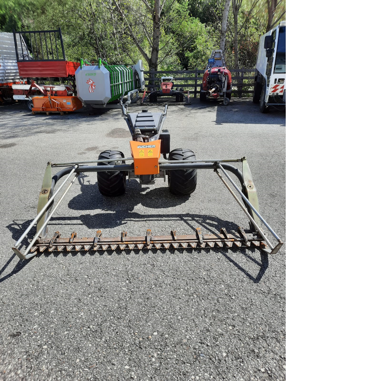 Typ: Elite7/8 Watt: 8,1 kW Gewicht: 147 kg hydrostatisch +Stachelwalzen